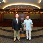Recibe visita del embajador de Panamá